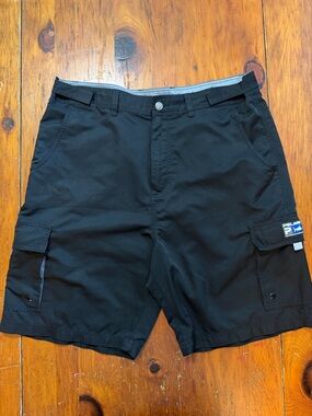 Pelagic Black Men's Sz 36 Cargo Shorts